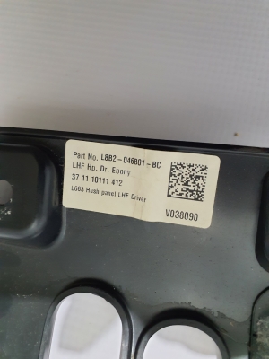 Land Rover Defender II (2019–2026) Dashboard trim L8B2046B01BC - 3