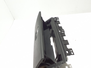 Land Rover Defender II (2019–2026) Glove box L8B2060K63A - 2