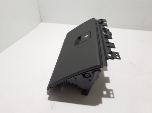 Land Rover Defender II (2019–2026) Glove box L8B2060K63A - 3