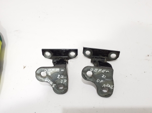  Front door top hinge  - L8B2228A66AC 