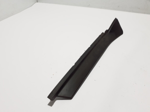 Land Rover Defender II (2019–2026) Rear quarter window outer molding L8B228117A - 4