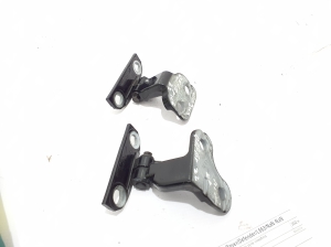   Rear side door upper hinge  - L8B222801AC 