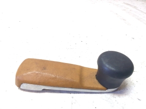 Front door window crank handle - 2017680136