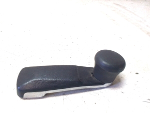 Front door window crank handle - 2017680136