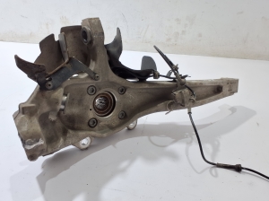 Land Rover Defender II (2019–2026) Front wheel hub L8B23K206BC - 2