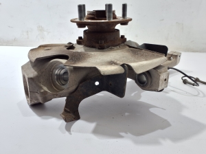 Land Rover Defender II (2019–2026) Front wheel hub L8B23K206BC - 3