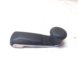 Front door window crank handle - 2017680136