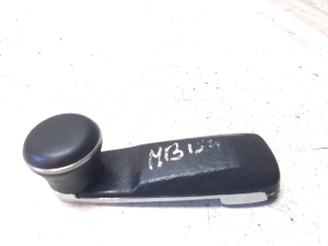 Front door window crank handle - 2017680136