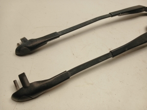 Mercedes Benz S-Class 221 (2005–2013) Esiklaasi puhasti hoob A2218200144 - 2