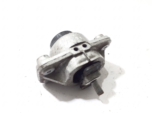 Land Rover Defender II (2019–2026) Engine mount CPLA6A003BH - 2