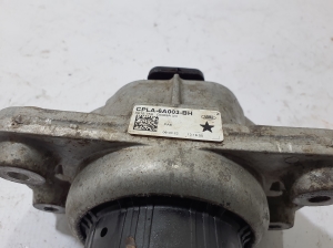 Land Rover Defender II (2019–2026) Engine mount CPLA6A003BH - 3
