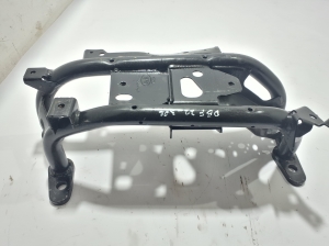   Getriebehalter  - L8B25060AB 