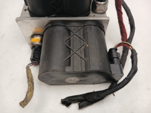 Mercedes Benz S-Class 221 (2005–2013) Õhkvedrustuse klapp A2213200358 - 5