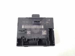 Türsteuergerät vorn - 5Q0959592E