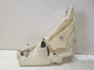 AUDI A4 B8 (2007–2016) Front washer fluid reservoir 8T0955453C - 3