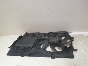AUDI A4 B8 (2007–2016) Dzesēšanas ventilators un tā daļas 8K0121003L - 4