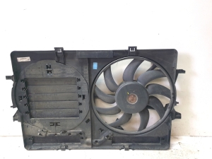 AUDI A4 B8 (2007–2016) Dzesēšanas ventilators un tā daļas 8K0121003L - 5