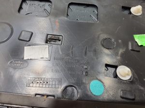 Land Rover Defender II (2019–2026) Zierleiste Motorhaube N8B216C629CA - 3