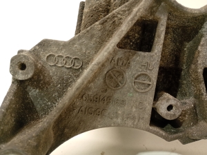AUDI A4 B8 (2007–2016) Stūres pastiprinātāja sūkņa turētājs 059145169ac - 5