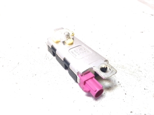 AUDI A4 B8 (2007–2016) Antenna amplifier 8K9035225B - 2