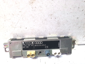 AUDI A4 B8 (2007–2016) Antenna amplifier 8K9035225K - 3