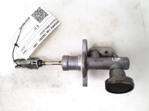 NISSAN X-Trail T30 (2001–2007) Clutch master cylinder - 2