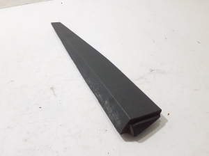 Polestar 2 II (2021–2026) Tagumise küljeukse liist 31672660 - 3