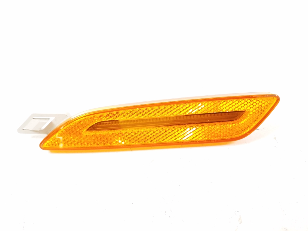 Porsche Cayenne (2010–2017) Front turn signal 7P5945127 Porsche Cayenne (2010–2017) Front turn signal 7P5945127