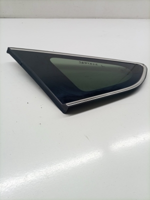 Hyundai Santa Fe (2012–2018) Tagumine küljeklaas (kere) 878102W010 - 4