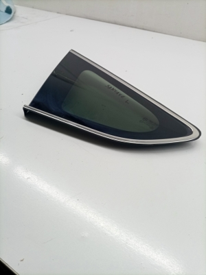 Hyundai Santa Fe (2012–2018) Tagumine küljeklaas (kere) 878102W010 - 5