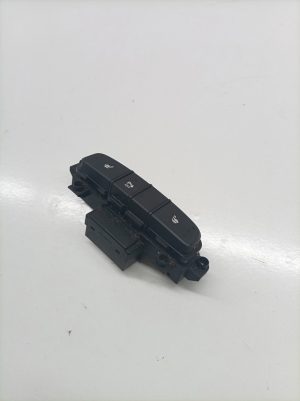 Hyundai Santa Fe (2012–2018) Sēdekļa apsildes slēdzis 933102W960 - 2