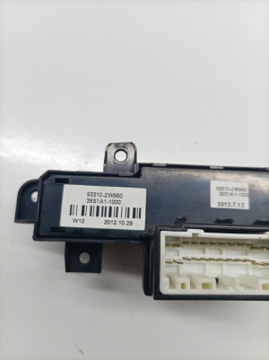 Hyundai Santa Fe (2012–2018) Sēdekļa apsildes slēdzis 933102W960 - 3
