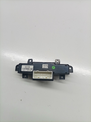 Hyundai Santa Fe (2012–2018) Sēdekļa apsildes slēdzis 933102W960 - 4
