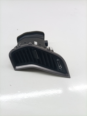 Armatuurlaua ventilatsioonivõred - 974202W000