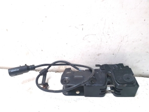 AUDI A4 B8 (2007–2016) Kapoti lukk 8K1823746 - 2