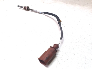 AUDI A4 B8 (2007–2016) Abgastemperatursensor 03L906088E - 2