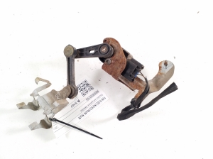 Mercedes Benz EQC N293 (2019–2026) Sensor an der Hinterradnabe A0009053704 - 2