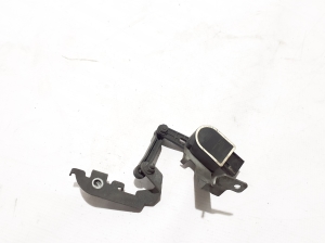 Polestar 2 II (2021–2026) Andur tagumisel rummul 32233077 - 2