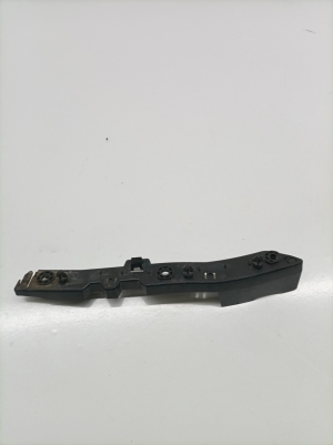 Esikaitseraua kinnitus - 9821847180