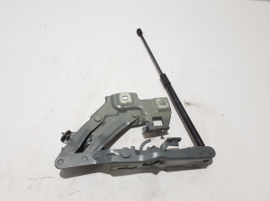 Polestar 2 II (2021–2026) Hood hinge 31108731 - 4