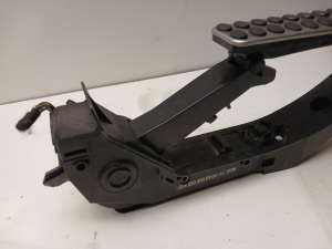 Mercedes Benz S-Class 221 (2005–2013) Gaasipedaal A2203000304 - 3