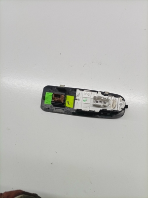 Opel Combo E (2018–2026) Front door glass switch 98167922ZD - 3