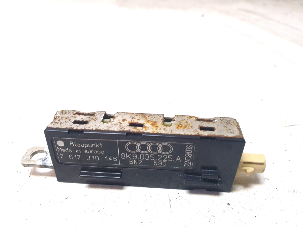 AUDI A4 B8 (2007–2016) Antenni võimendi 8K9035225A AUDI A4 B8 (2007–2016) Antenni võimendi 8K9035225A