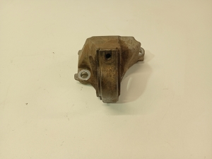 Opel Vivaro B (2014–2019) Eesmise veovõlli vahelaager 397743031r - 3