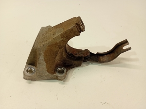 Opel Vivaro B (2014–2019) Eesmise veovõlli vahelaager 397743031r - 4