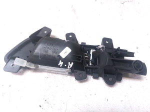 AUDI A4 B8 (2007–2016) Front door inner handle 8K0837020C - 3