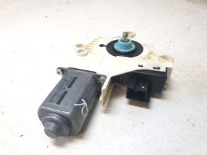 Fensterhebermotor vorne - 8K0959802