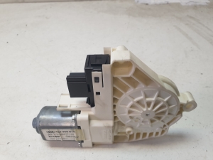 AUDI A4 B8 (2007–2016) Rear side door window regulator motor 8K0959812 - 3