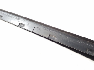 Porsche Cayenne (2010–2017) Windshield pillar outer molding 7P5854328B - 3