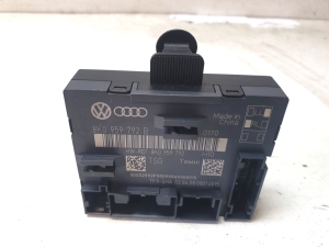 AUDI A4 B8 (2007–2016) Esiukse juhtplokk 8K0959792B - 3